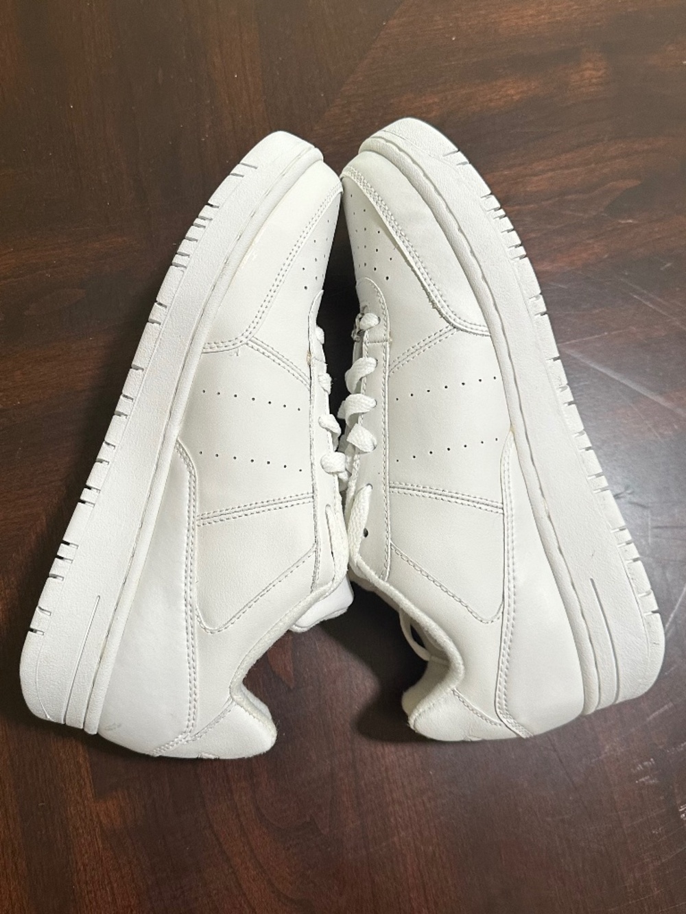 NEW Vintage Reebok NBA Downtime Low Sneakers, Size 6 - Picture 5 of 14